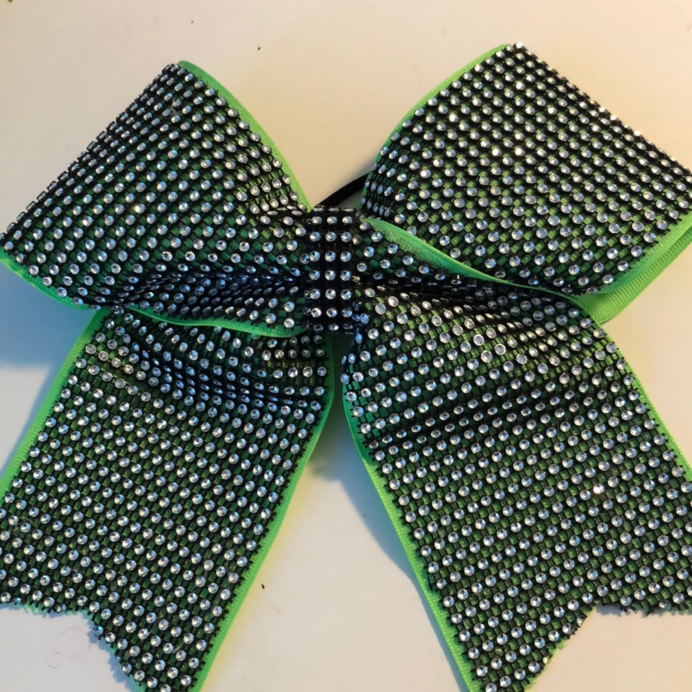 Green sparkly bow!!